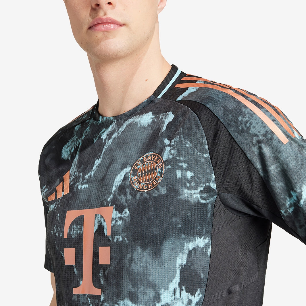 Camisa Adidas Bayern de Munique 2024/25 II Authentic, vista de frente