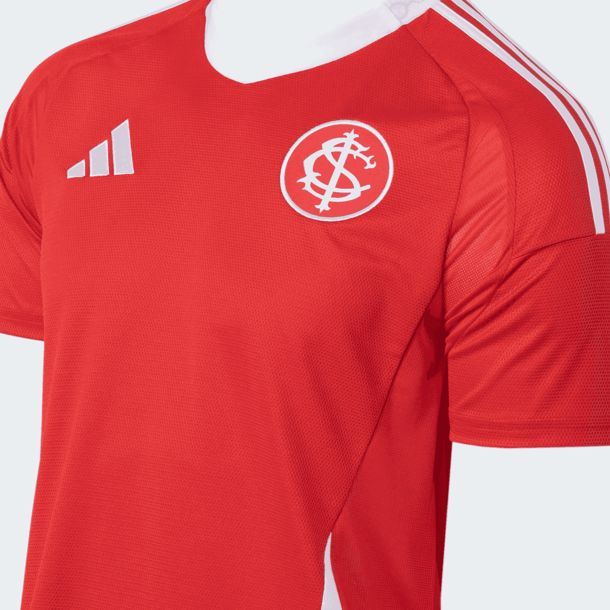 Camisa Adidas Internacional 2025/26 I - Vitão N° 4, detalhe do escudo