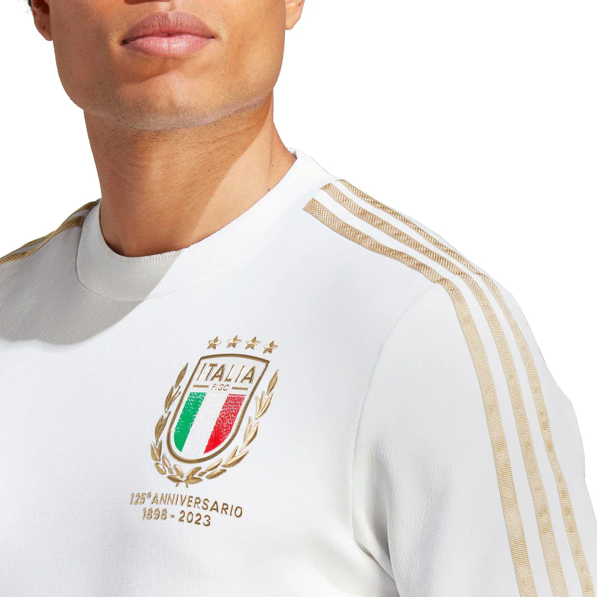 Camisa Adidas Itália 125th Anniversary, detalhe da gola