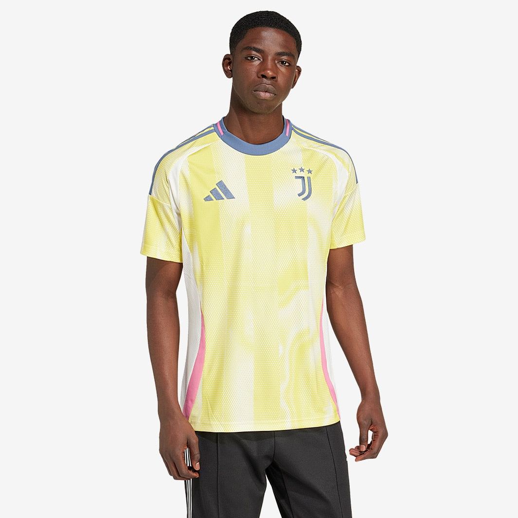 Camisa Adidas Juventus FC 2024/25 II, detalhe do escudo