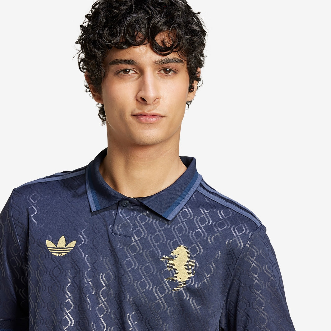 Camisa Adidas Originals Juventus FC 2024/25 III, detalhe do escudo