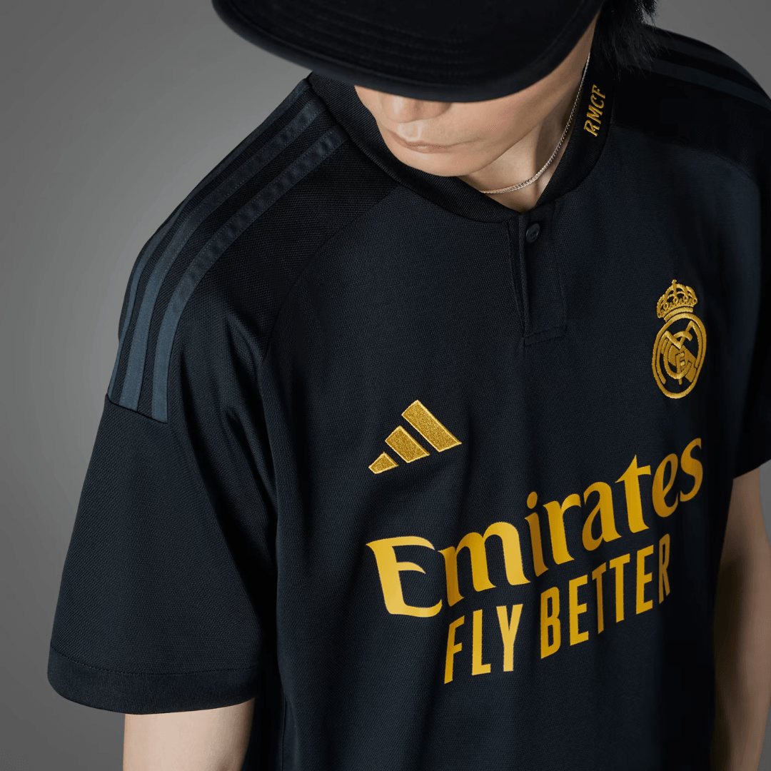 Camisa Adidas Real Madrid 2023/24 III, vista de costas