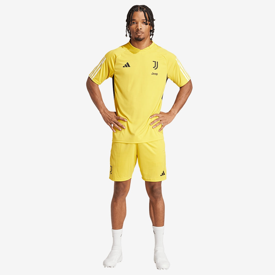 Camisa de Treino Adidas Juventus FC 2023/24, vista de frente