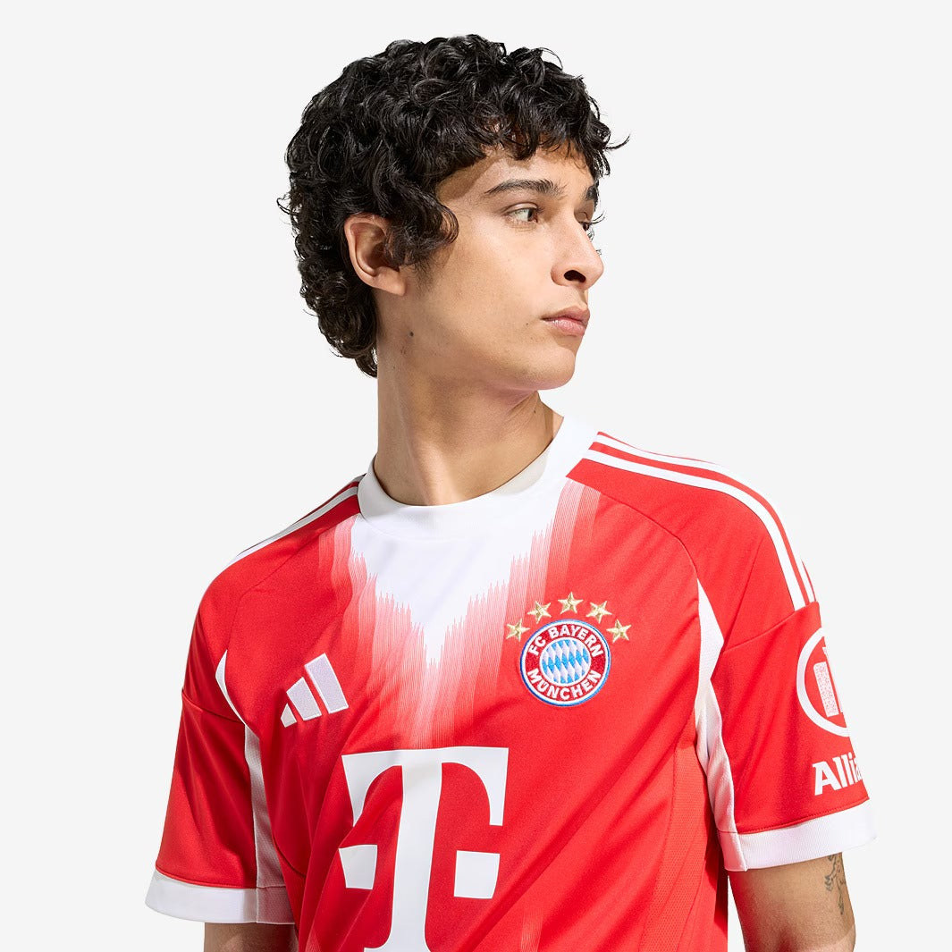 Camisa Bayern de Munique 2025/26 I, vista de frente