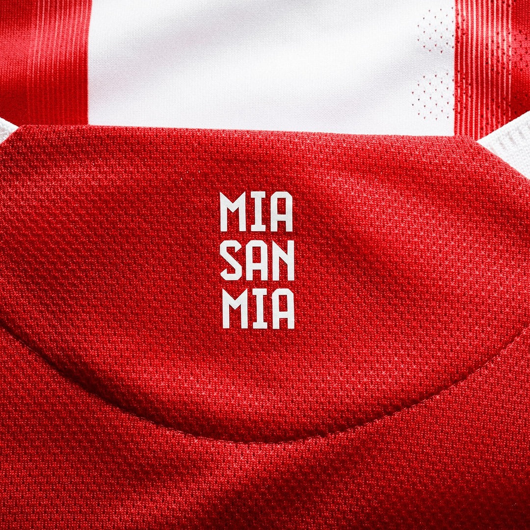 Camisa Bayern de Munique 2025/26 I, detalhe da manga