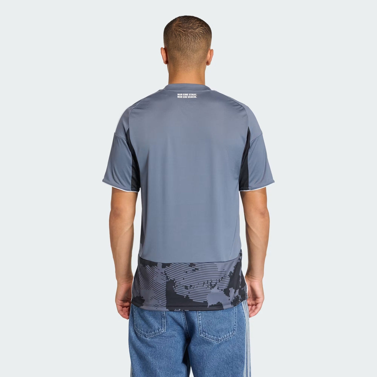 Camisa Frankfurt 2025/26 III, detalhe da gola