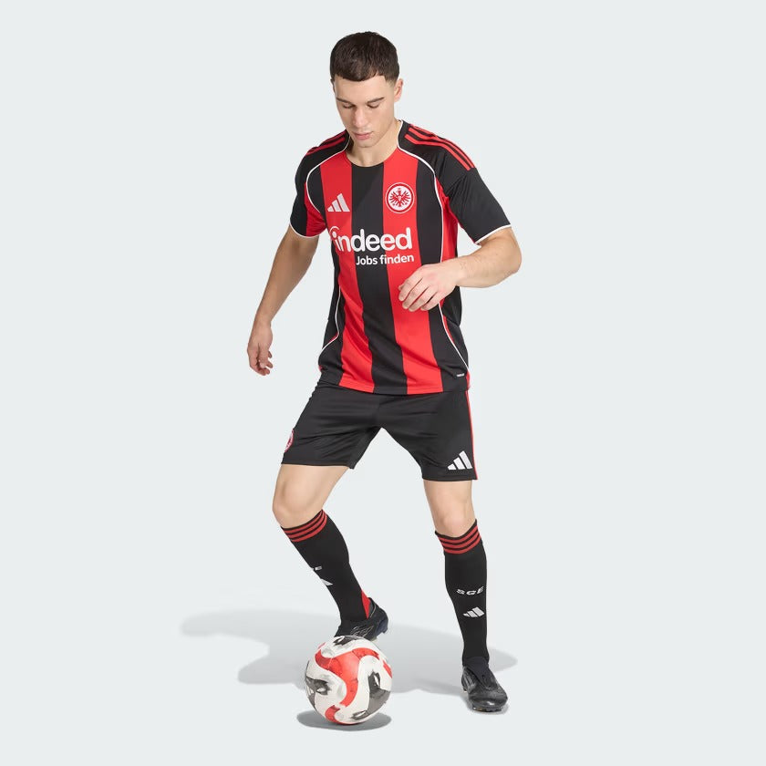 Camisa Frankfurt 2025/26 I, vista lateral