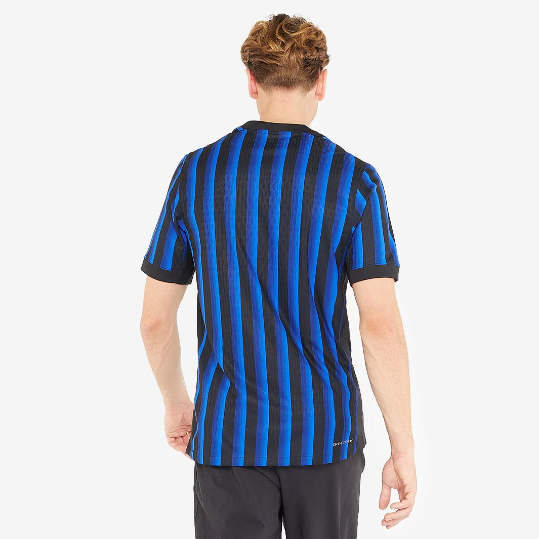 Camisa Inter de Milão 2025/26 I, detalhe do escudo