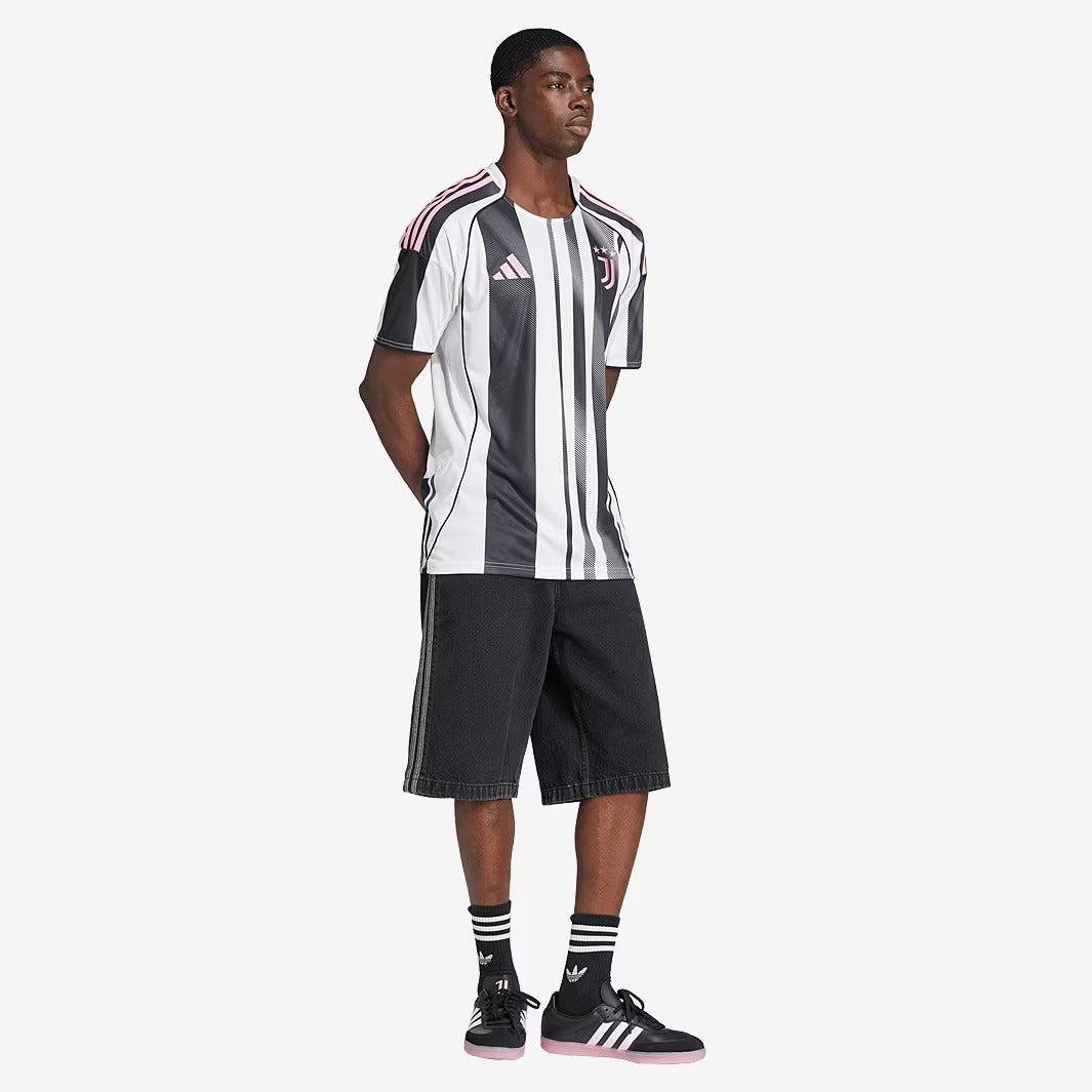 Camisa Juventus 2025/26 I, vista de costas