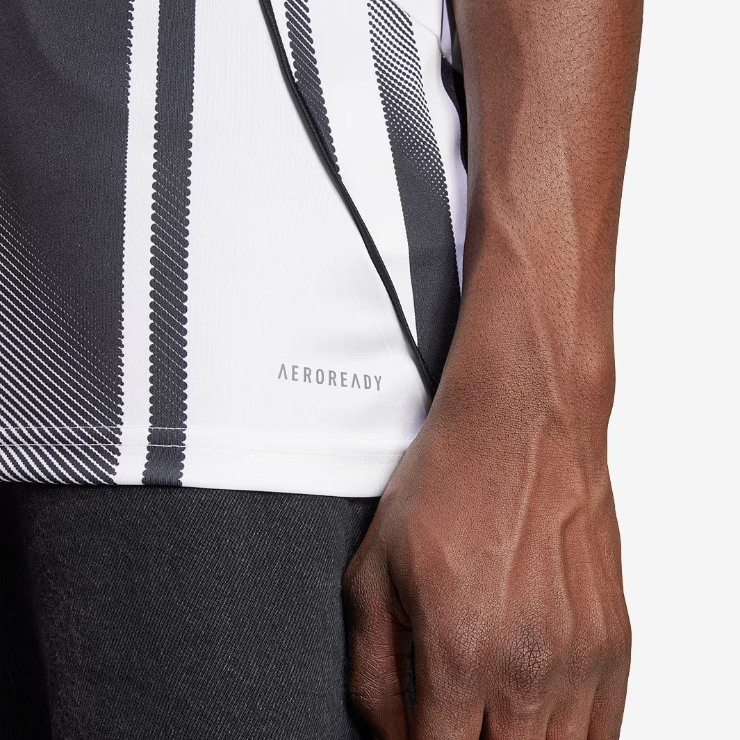 Camisa Juventus 2025/26 I, detalhe da gola
