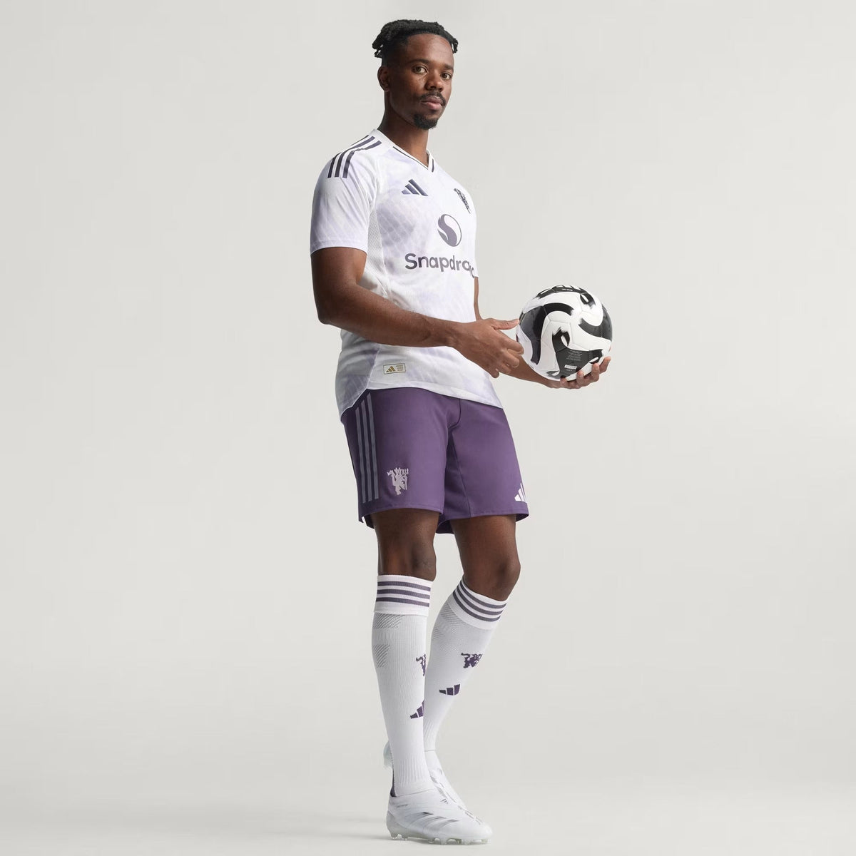 Camisa Adidas Manchester United 2025/26 II, detalhe do tecido