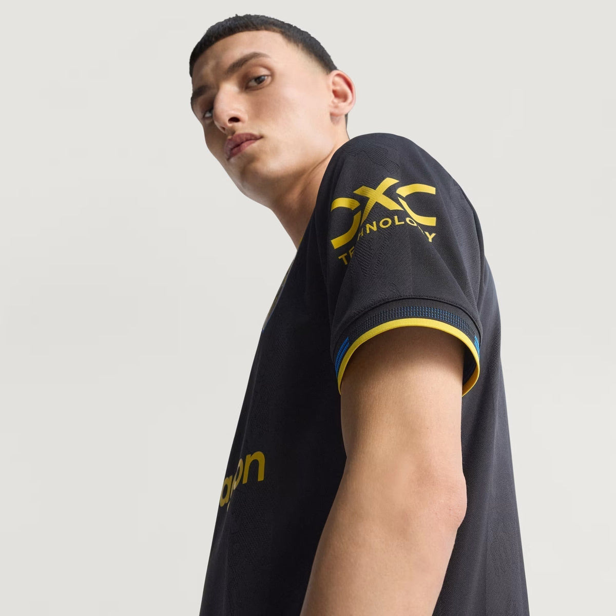 Camisa Adidas Manchester United 2025/26 III, vista de frente