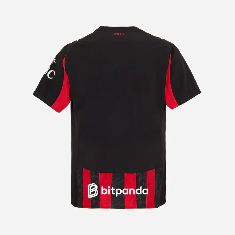 Camisa Milan 2025/26 I, detalhe do escudo
