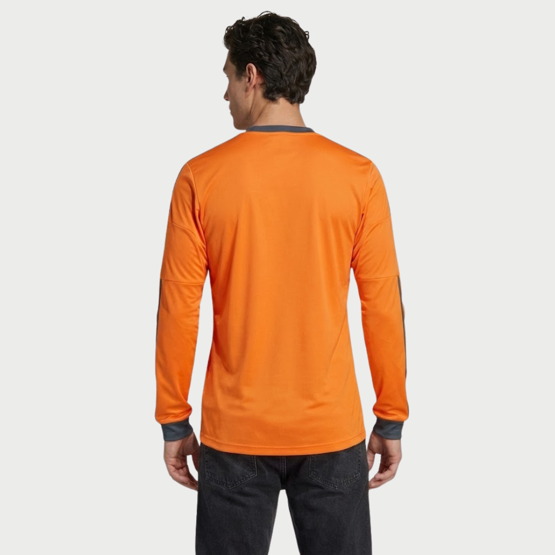 Camisa Retrô Real Madrid 2013/14 II Manga Longa, vista de frente