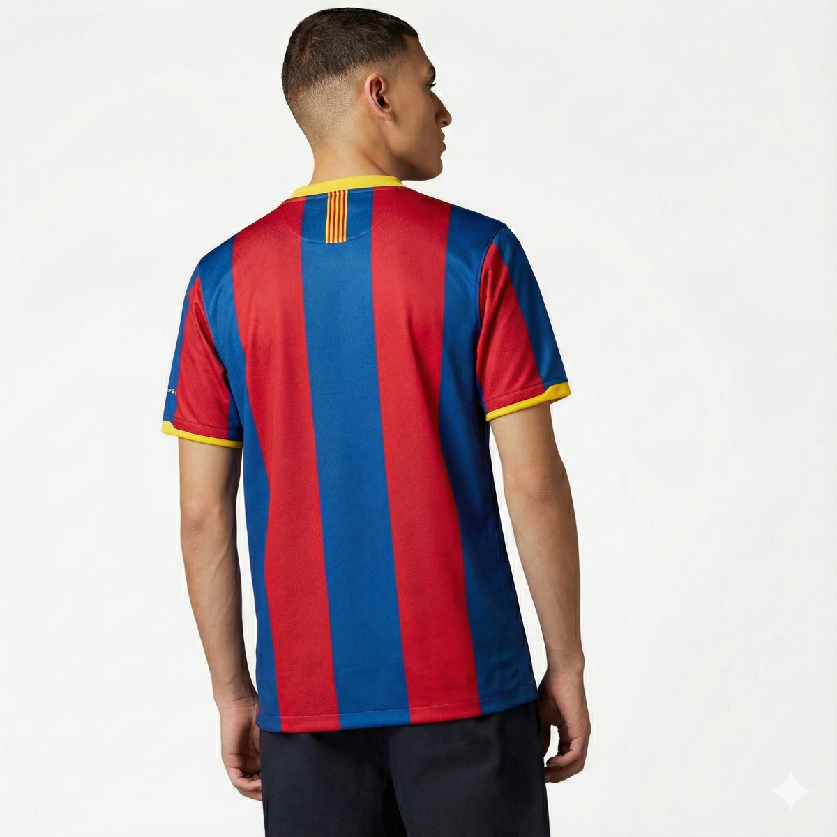 Camisa Retrô Barcelona 2010/11 I, vista de frente