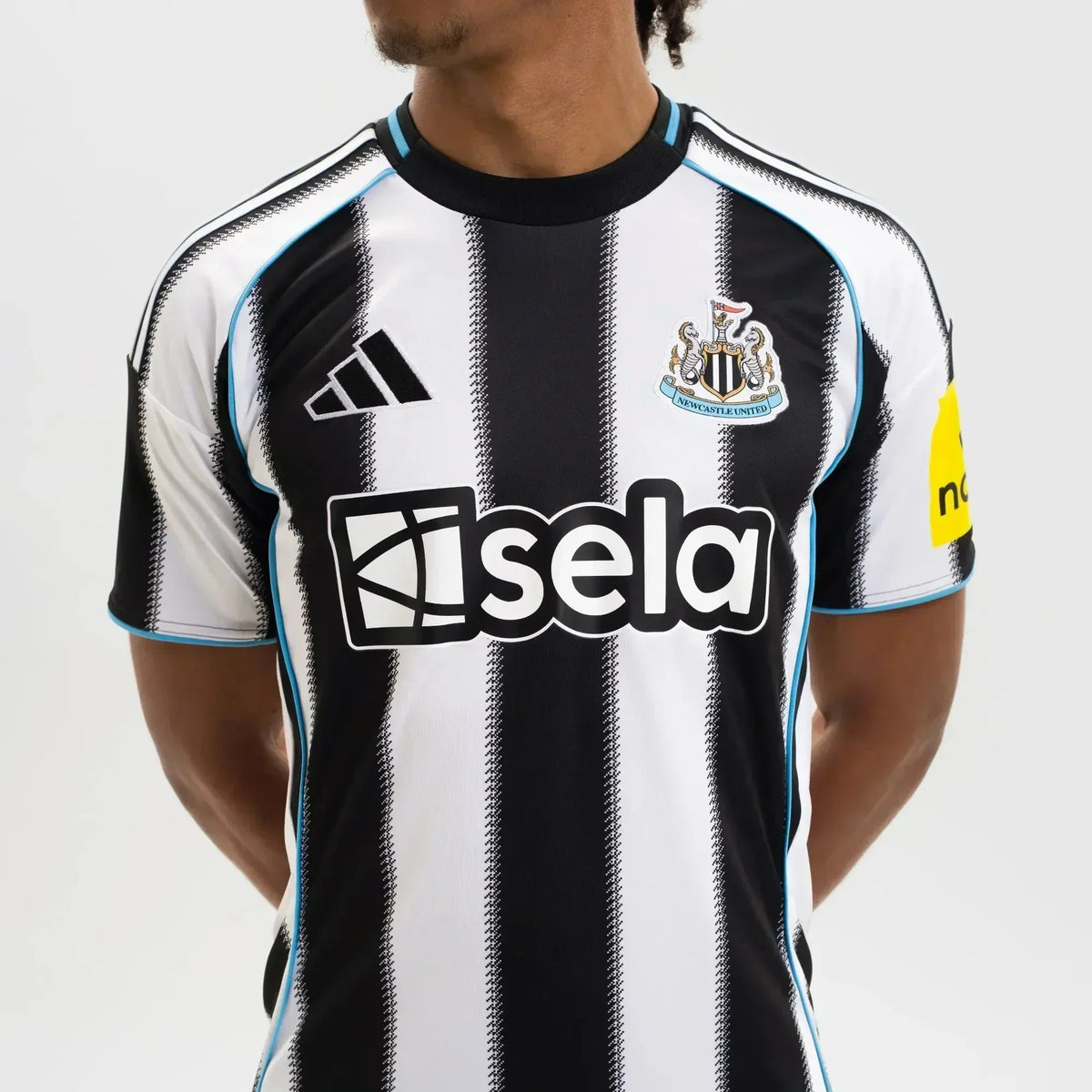 Camisa Adidas Newcastle 2025/26 I, vista de costas