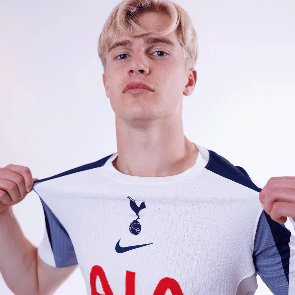 Camisa Nike Tottenham 2025/26 I Jogador, detalhe do escudo