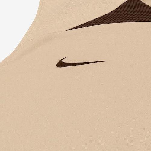 Regata Nike Corinthians 2024 Treino Academy Pro, detalhe do escudo