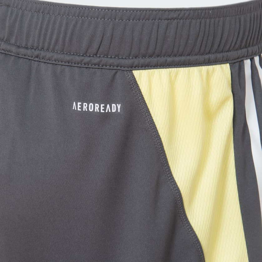 Shorts Treino Adidas Atlético Mineiro 2024/25, detalhe do escudo