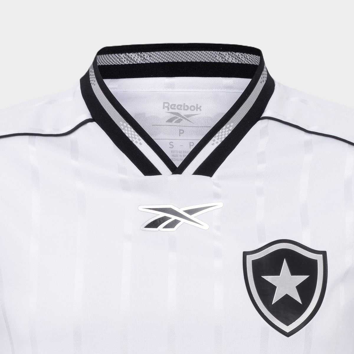 Camisa Rebook Botafogo 2025/26 III, detalhe do escudo