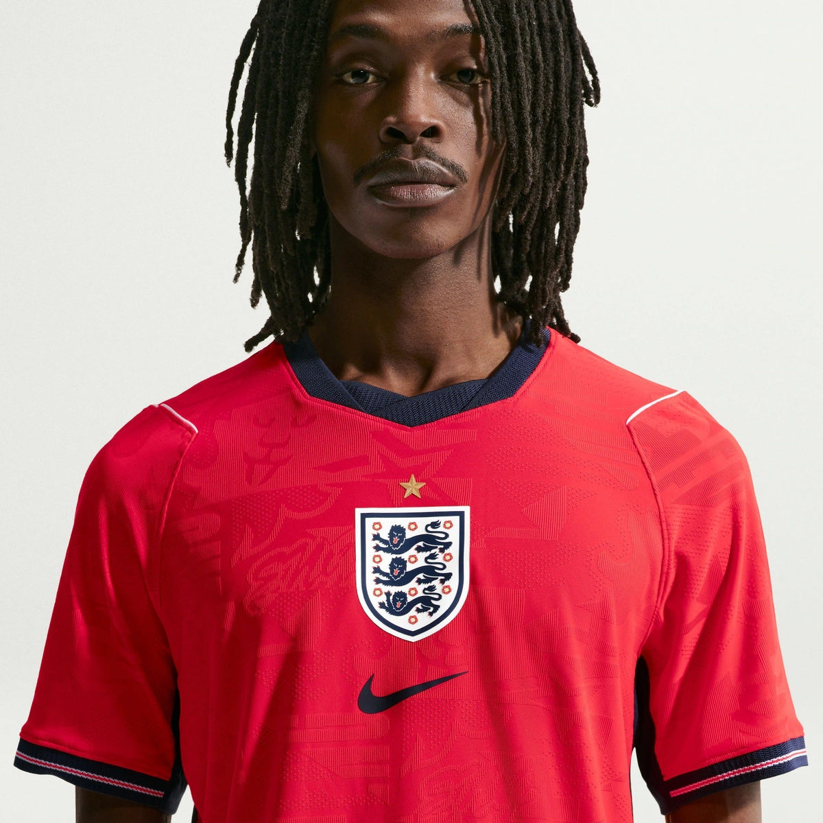 Camisa Inglaterra 2026/27 I Jogador, vista de frente