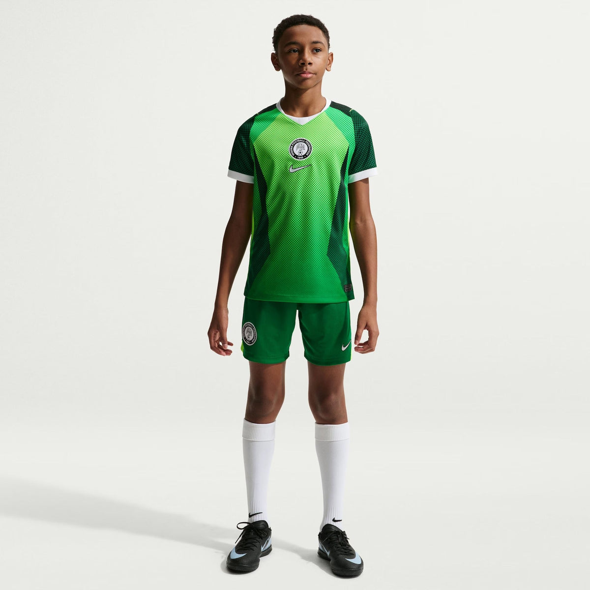 Conjunto Infantil Nigéria 2026/27 I Kit, detalhe da gola