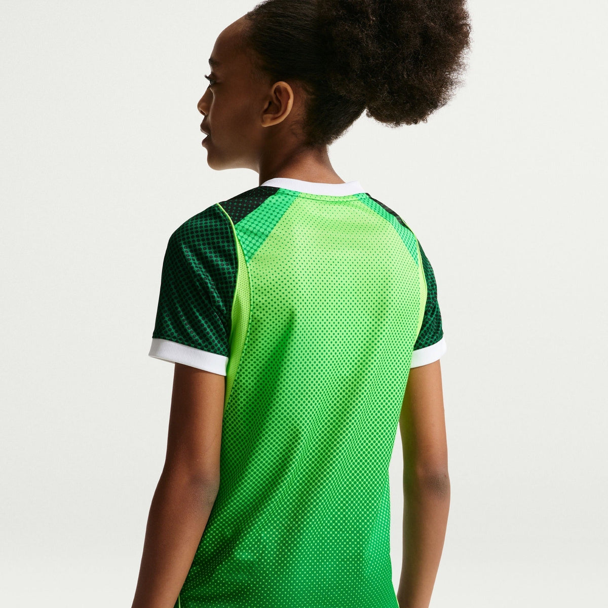 Conjunto Infantil Nigéria 2026/27 I Kit, detalhe da manga