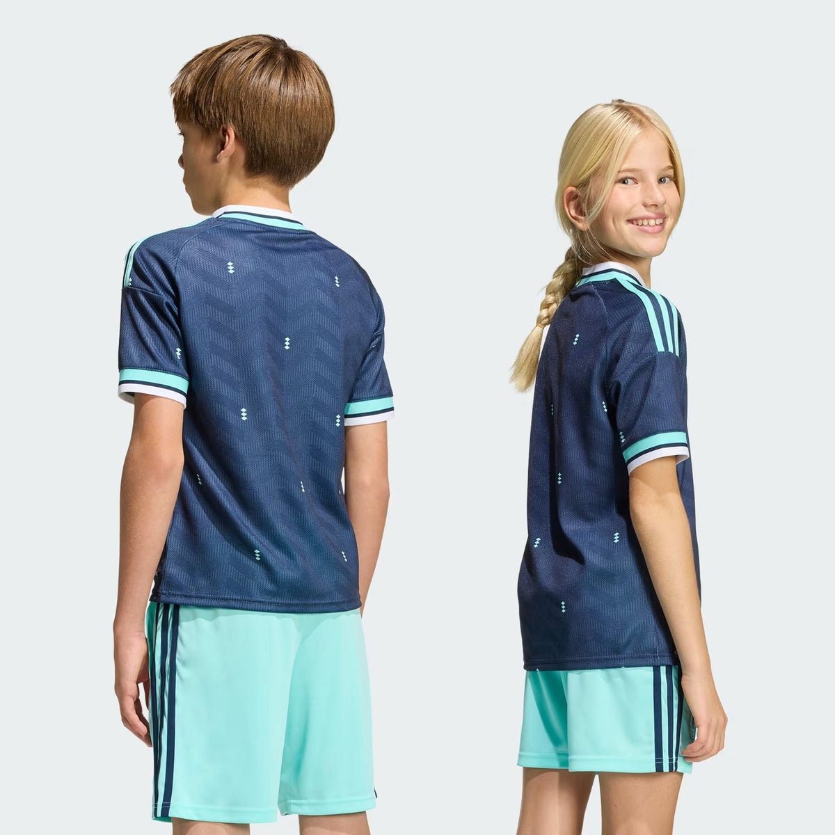 Conjunto Infantil Alemanha 2026/27 II Kit, vista de frente