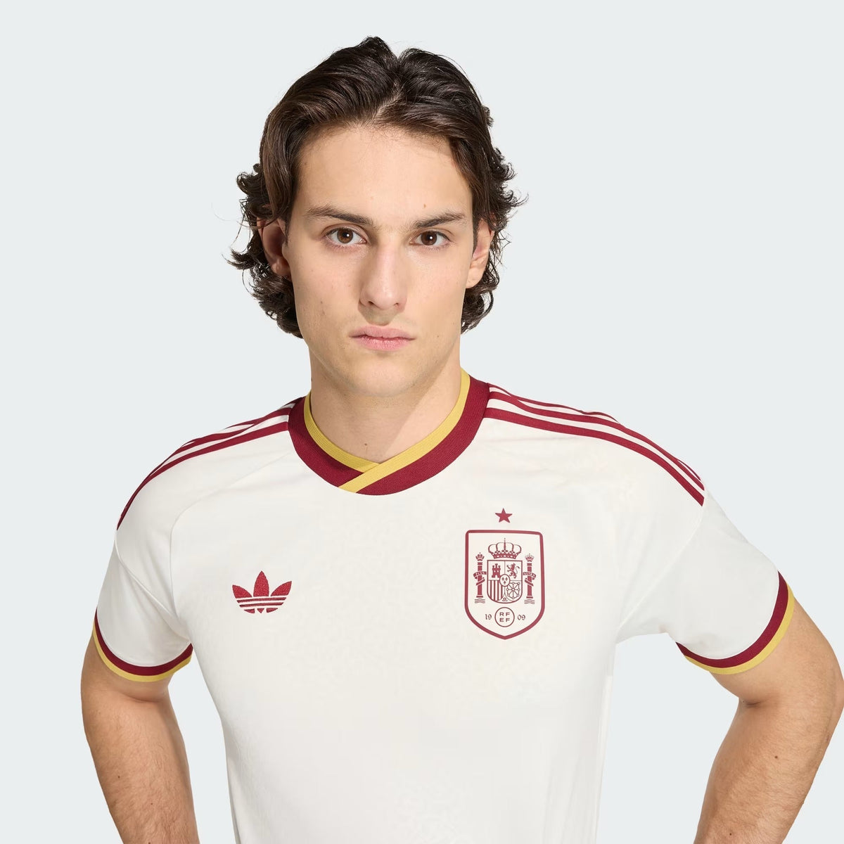 Camisa Espanha 2026/27 II, detalhe da gola