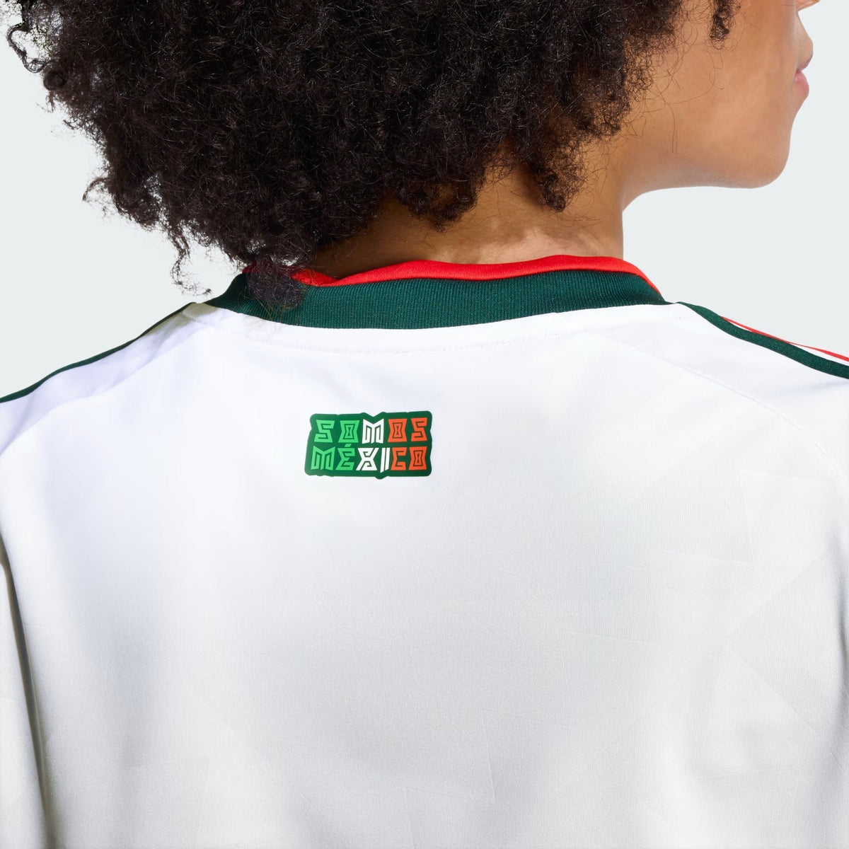 Camisa Feminina México 2026/27 II, detalhe da gola