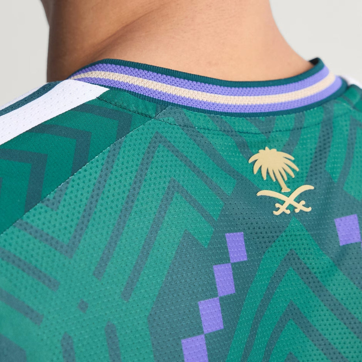 Camisa Arábia Saudita 2026/27 I Jogador, detalhe do escudo
