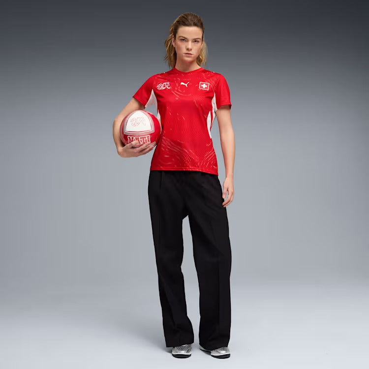 Camisa Feminina Suíça 2026/27 I, vista de frente