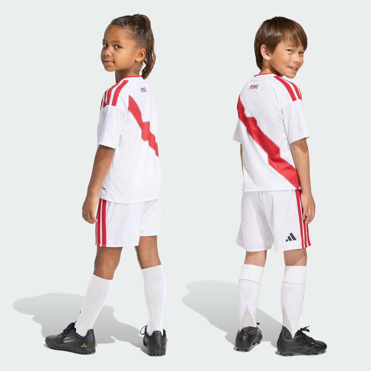 Conjunto Infantil Peru 2026/27 I Kit, detalhe do escudo