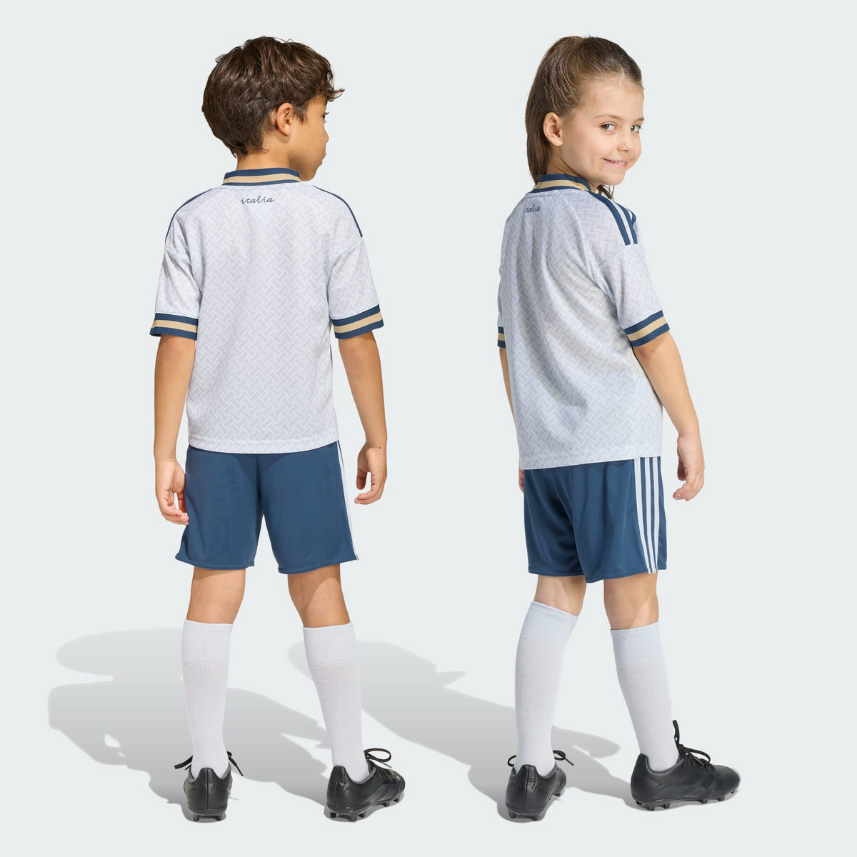 Conjunto Infantil Itália 2026/27 II Kit, vista de costas