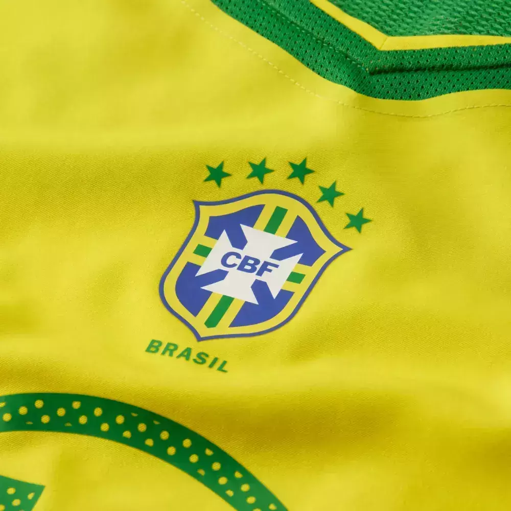 Camisa Seleção Brasileira Retrô 2004/05 Ronaldinho N° 10 Total 90 na TSN Sports