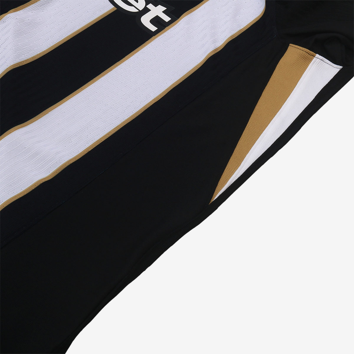 Camisa Atlético Mineiro 2026/27 I Jogador, detalhe do escudo
