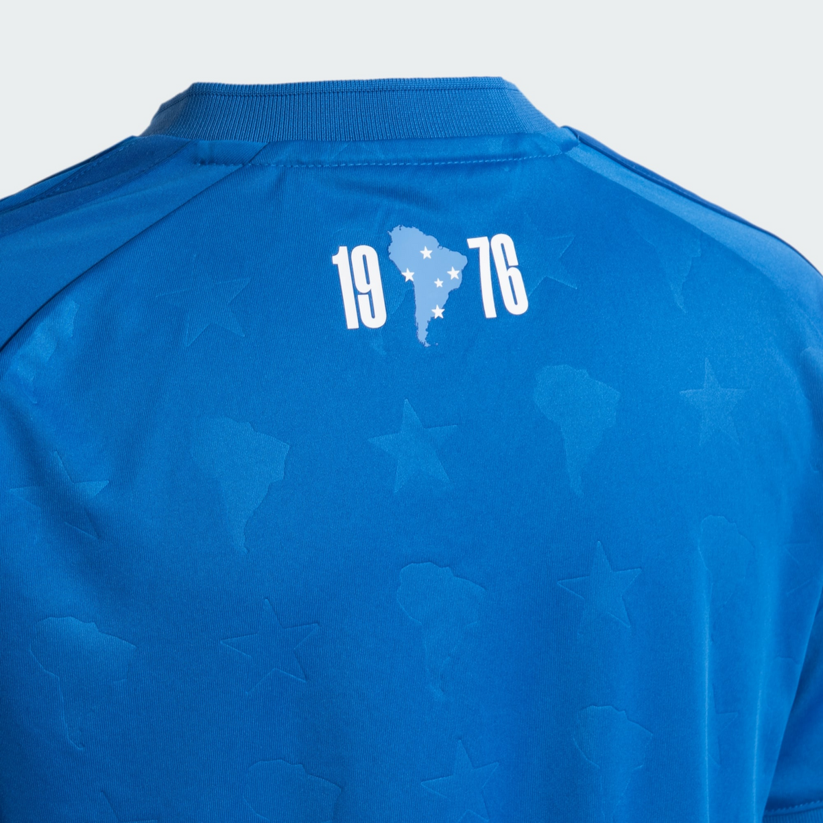 Conjunto Infantil Cruzeiro 2026/27 I, detalhe do tecido
