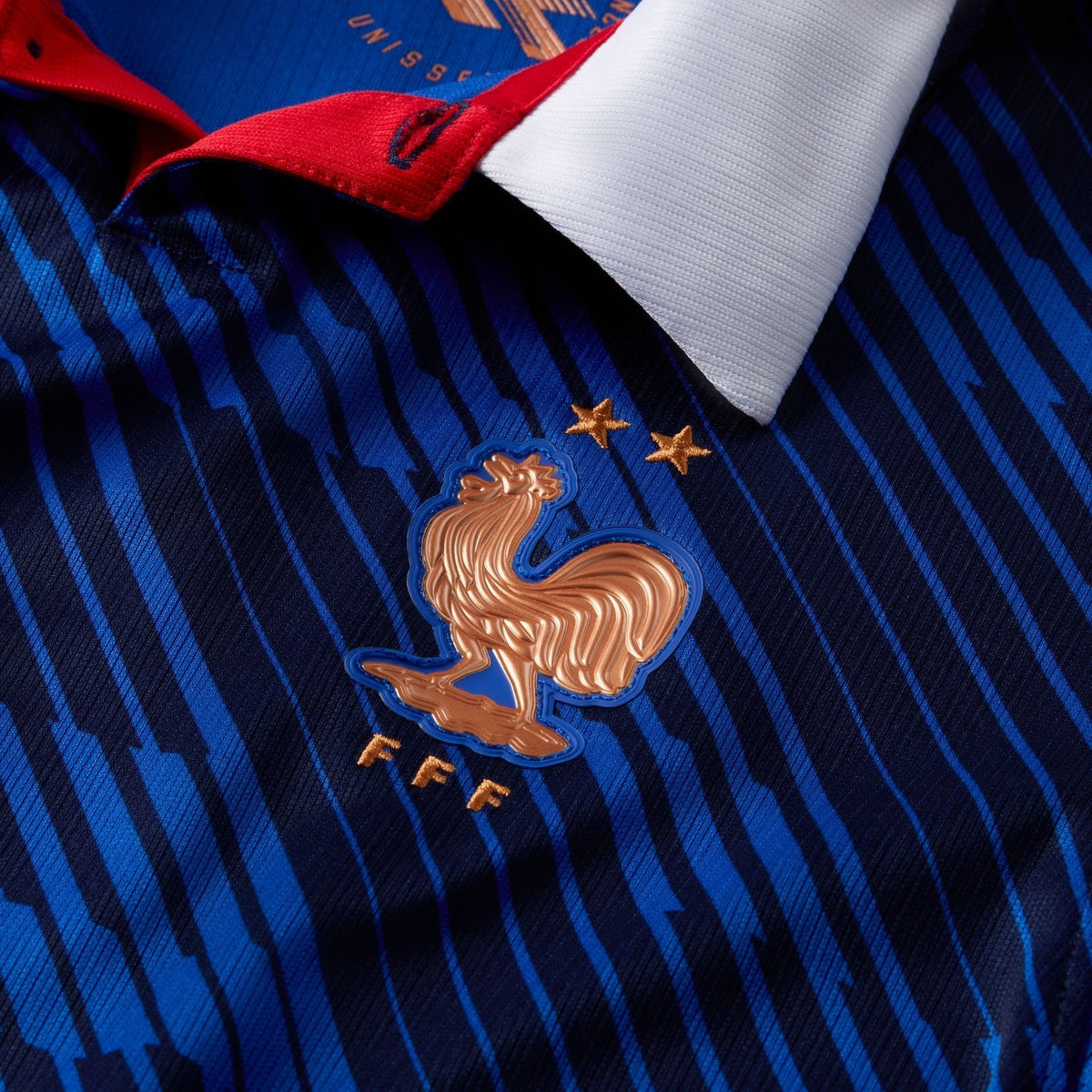 Conjunto Infantil França 2026/27 I Kit, detalhe da manga