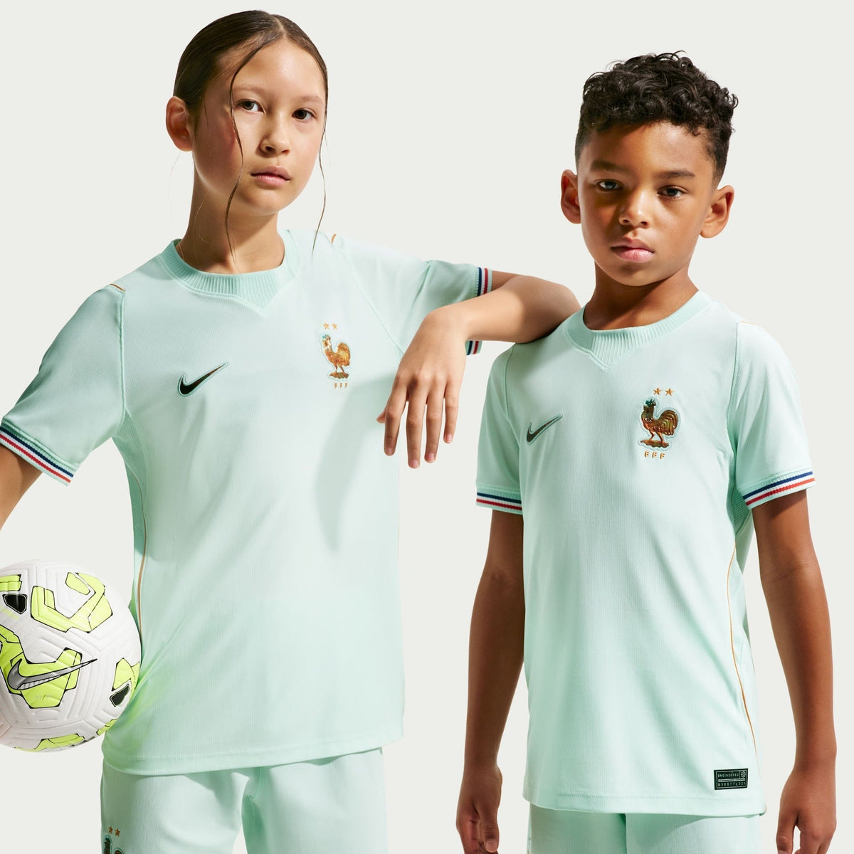 Conjunto Infantil França 2026/27 II Kit na TSN Sports