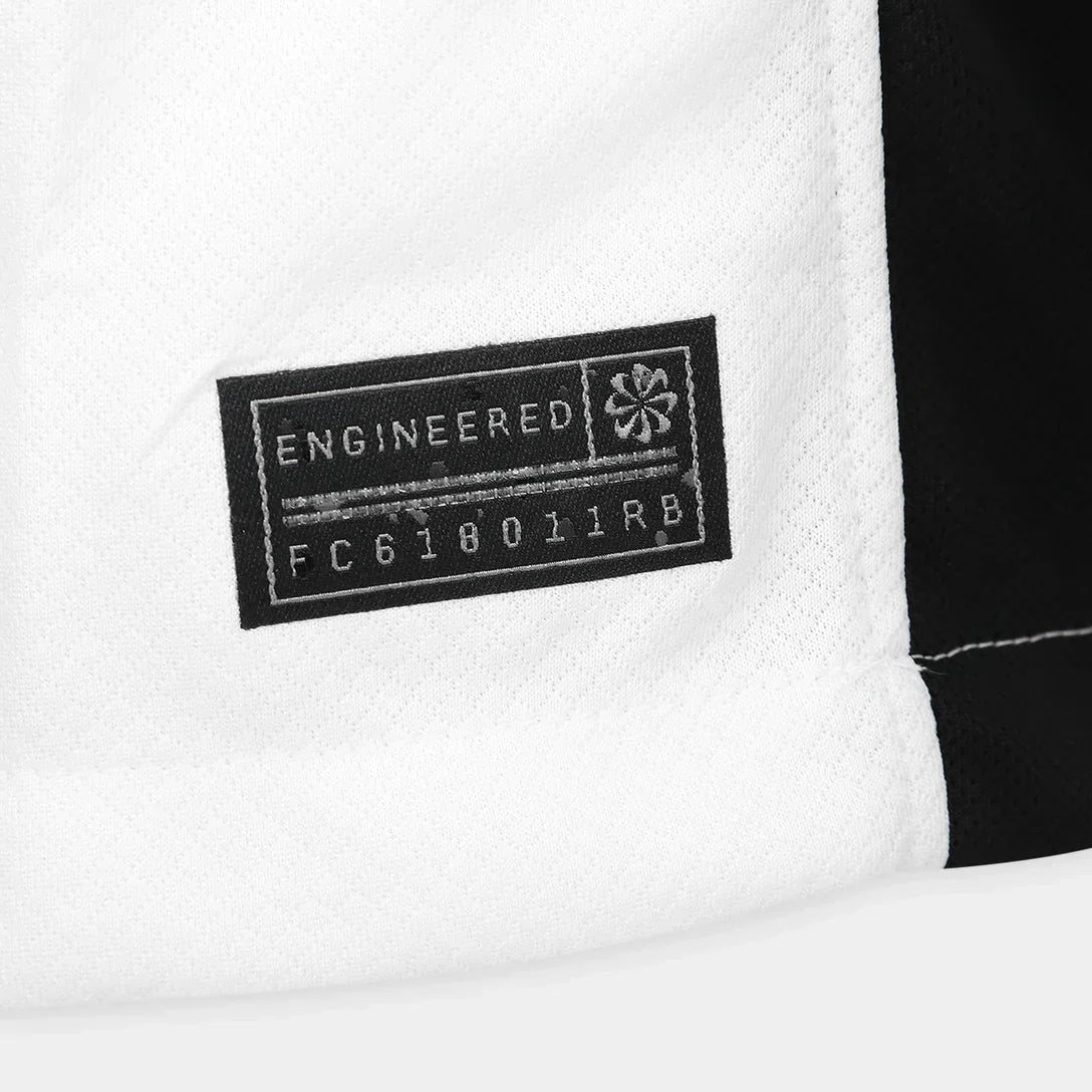 Camisa Feminina Nike Corinthians 2025/26 I Torcedor, detalhe do escudo