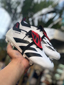 Chuteira de campo Adidas Branca