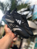 Chuteira de campo Adidas Preta