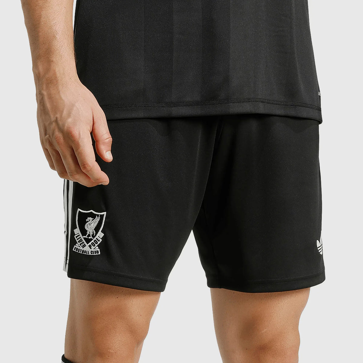 Shorts Adidas Liverpool 2025/26 III Goleiro na TSN Sports