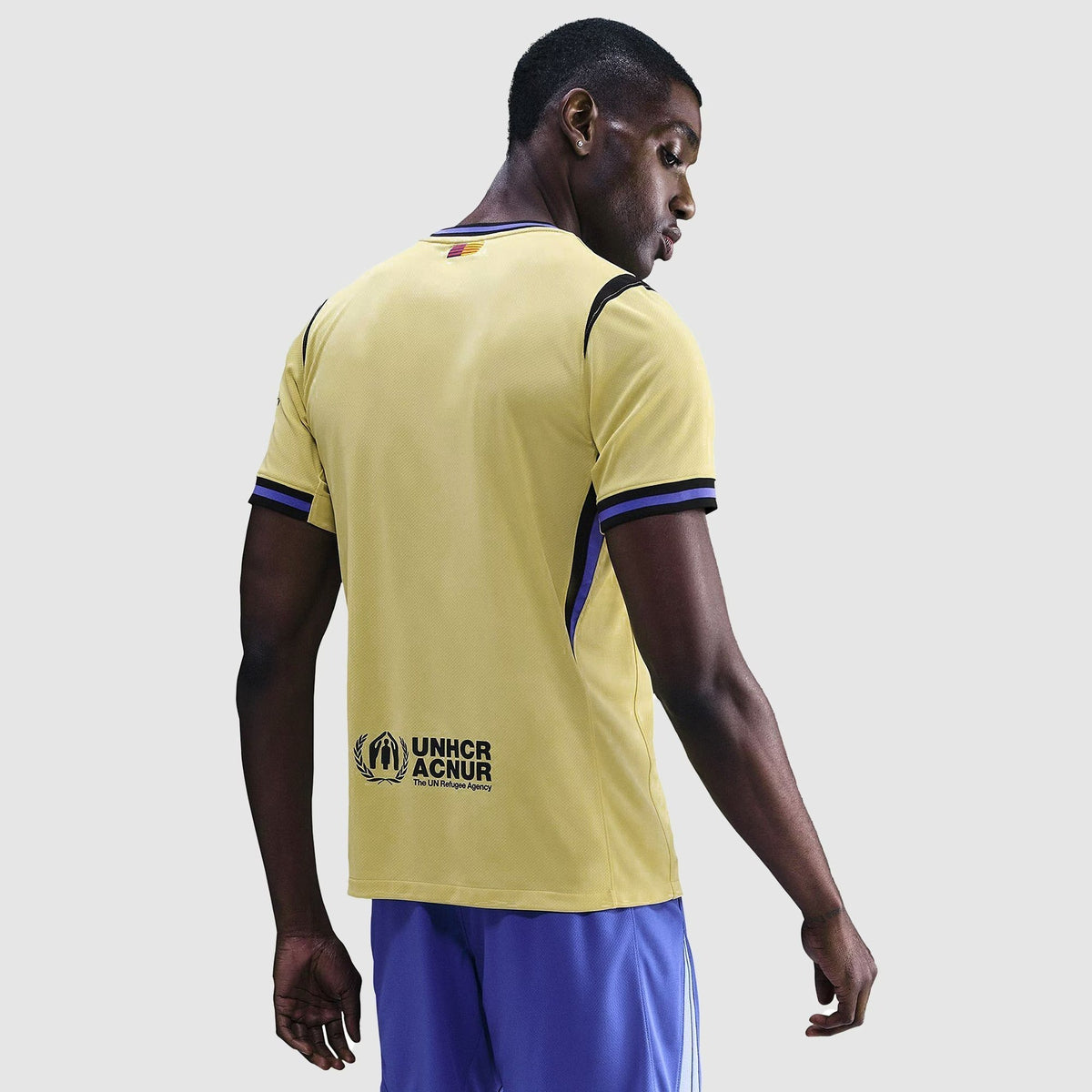 Camisa Nike Barcelona 2025/26 II Torcedor, detalhe do escudo