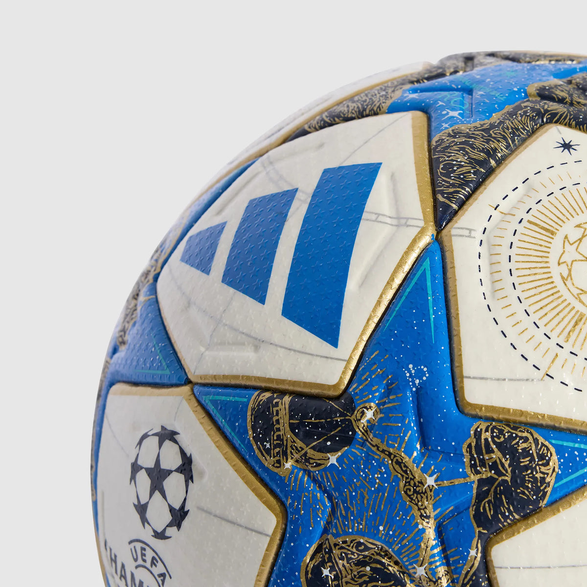 Bola Adidas UEFA Champions League Pro na TSN Sports