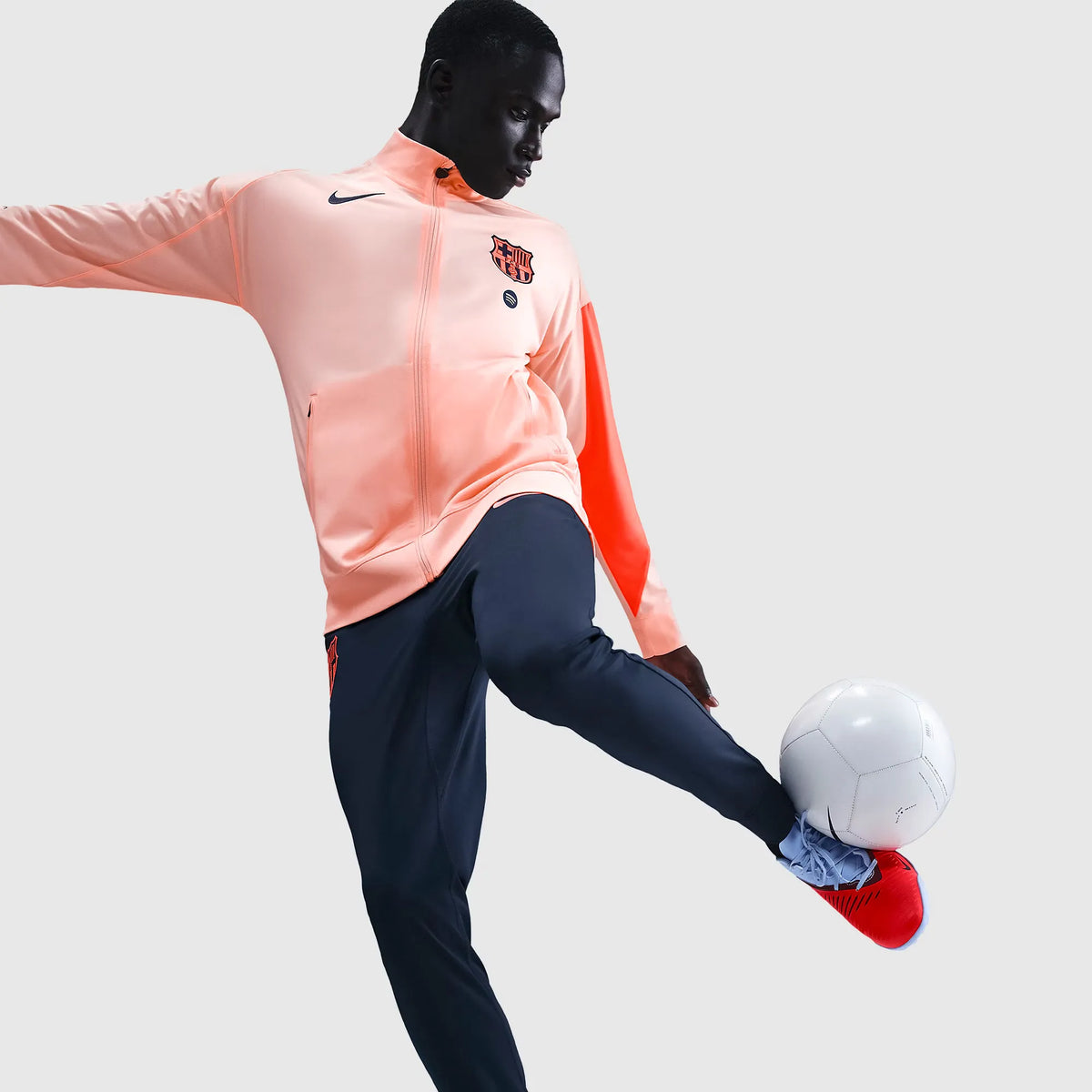 Jaqueta Nike Barcelona 2025/26 Strike na TSN Sports