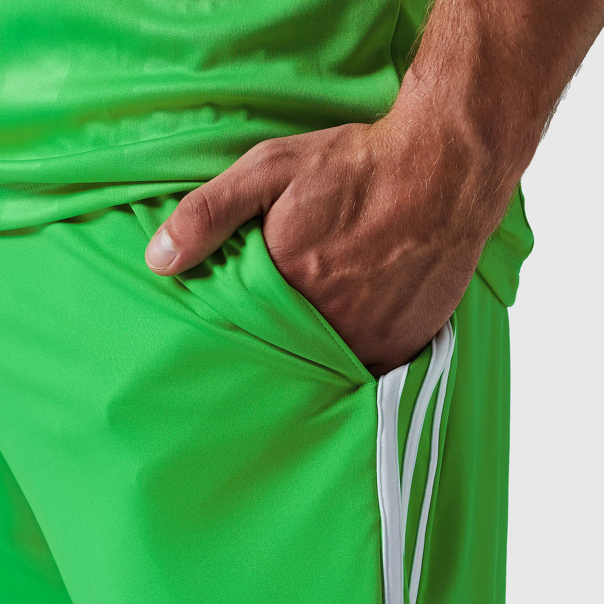 Shorts adidas Manchester United 2025/26 III Goleiro na TSN Sports