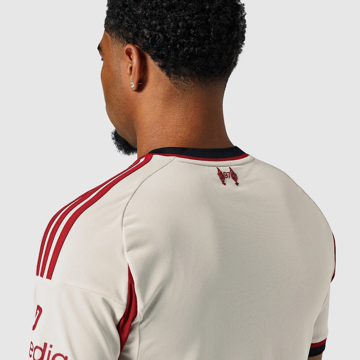 Camisa Adidas Liverpool 2025/26 II Torcedor, detalhe da gola