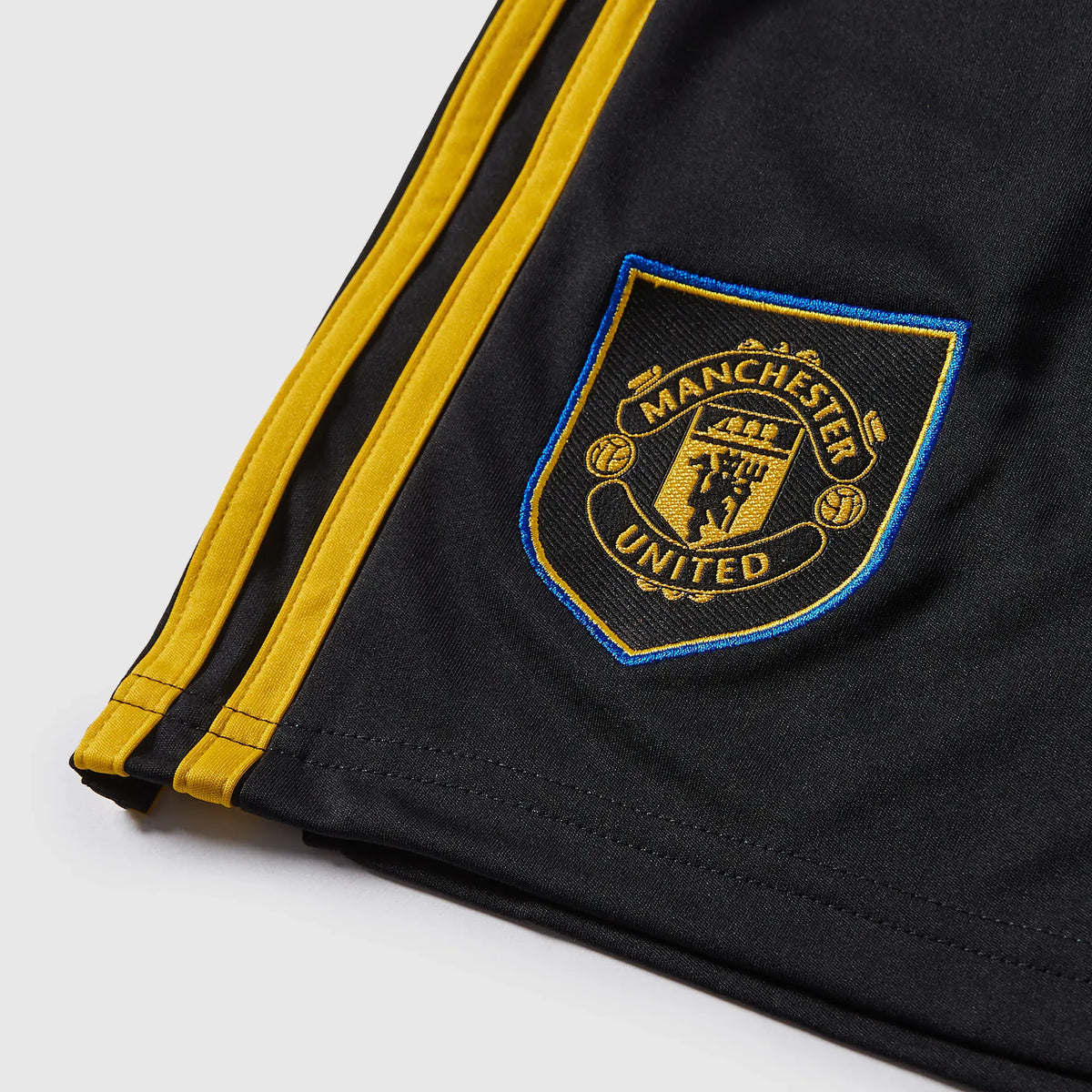 Shorts adidas Manchester United 2025/26 III na TSN Sports
