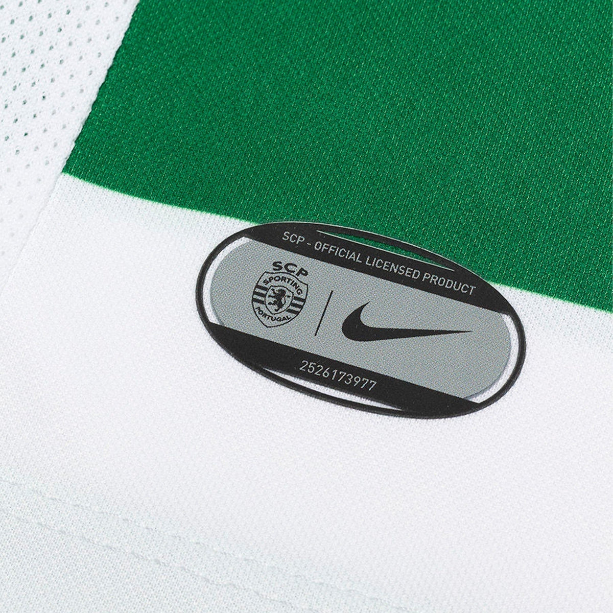 Camisa Sporting 2025/26 I, detalhe do escudo